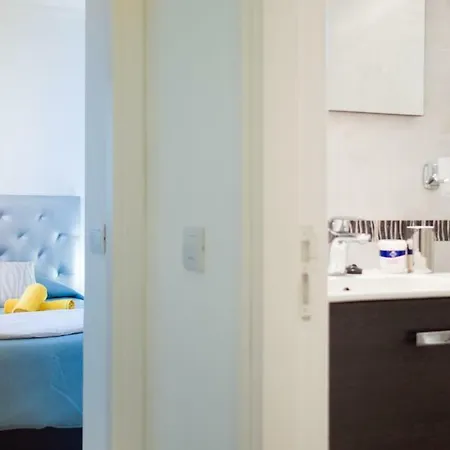 Luxury Ocean View Apartment *